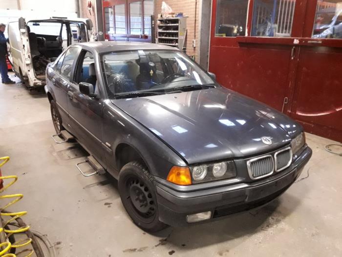 BMW 3 serie 316i Sloopvoertuig (1997, Grijs)