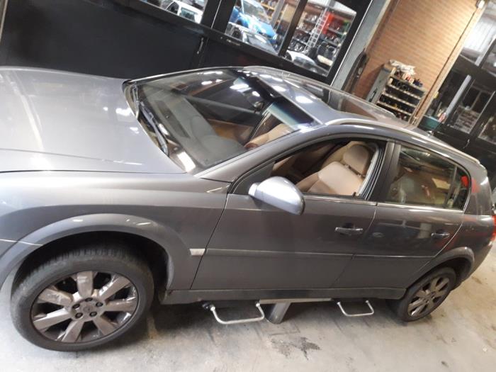 Opel Signum 2.2 DGI 16V Sloopvoertuig (2004, Grijs)