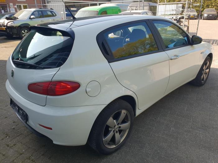 Alfa Romeo 147 1.6 Twin Spark 16V Sloopvoertuig (2010, Wit)