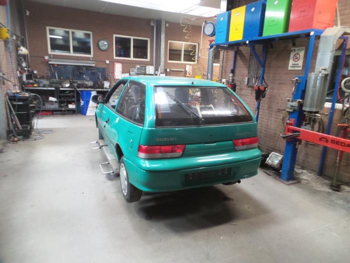 Suzuki Swift 1.3i 16V Sloopvoertuig (2000, Groen)