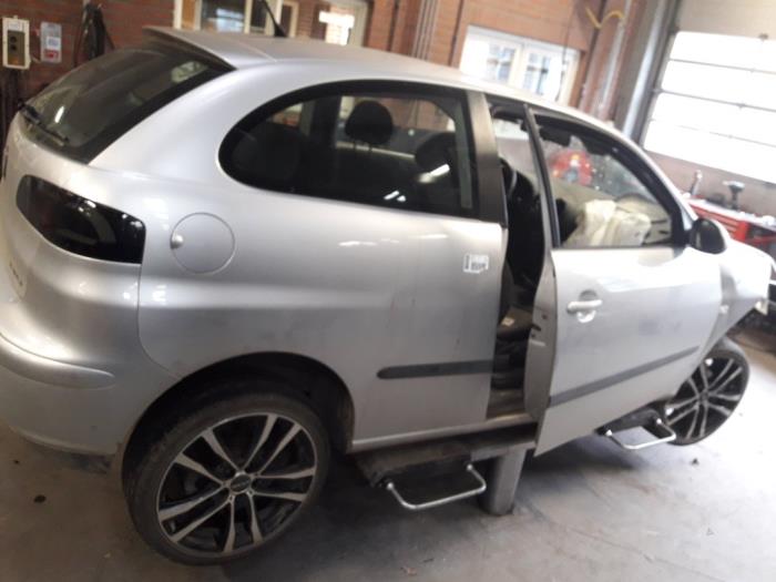 Seat Ibiza III 1.4 16V 100 Sloopvoertuig (2004, Grijs)