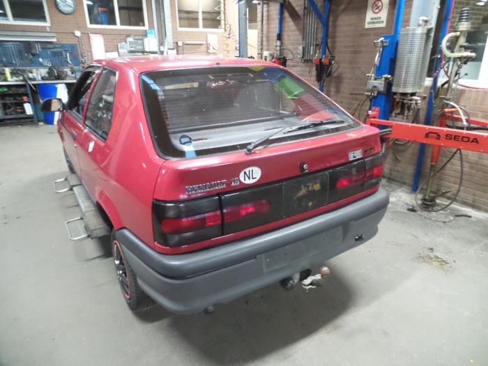 Renault 19 Phase II/III 1.4e Sloopvoertuig (1994, Rood)