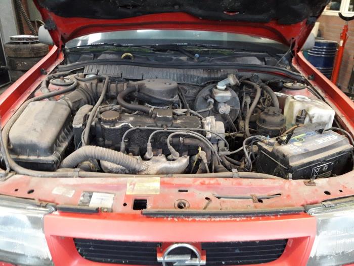 Opel Vectra A 1.8 i Sloopvoertuig (1994, Rood)