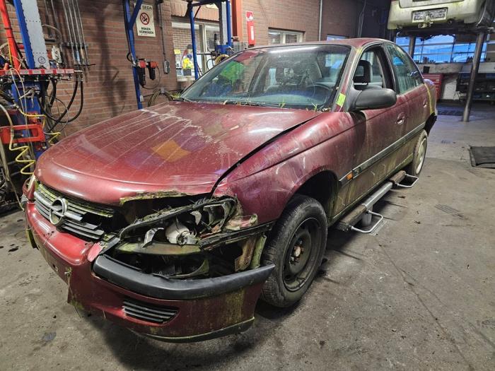 Opel Omega B 2.0i GL Sloopvoertuig (1996)