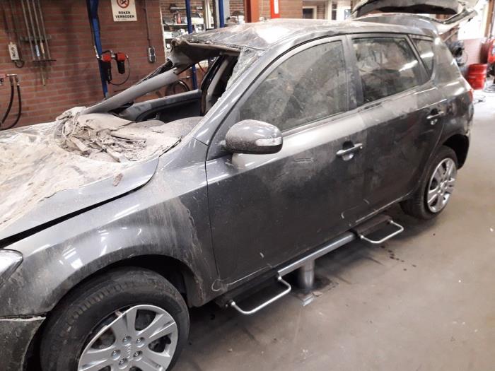 Kia Cee'd 1.6 CRDi 16V Sloopvoertuig (2011, Grijs)