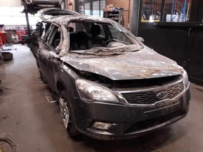 Kia Cee'd 1.6 CRDi 16V Sloopvoertuig (2011, Grijs)