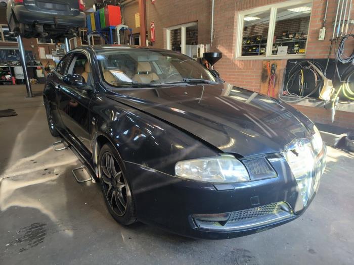 Alfa Romeo GT 2.0 JTS 16V Sloopvoertuig (2007, Zwart)