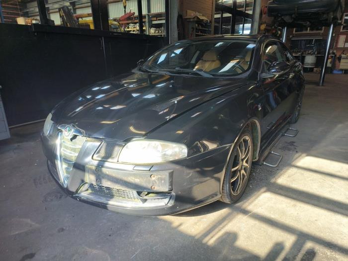 Alfa Romeo GT 2.0 JTS 16V Sloopvoertuig (2007, Zwart)