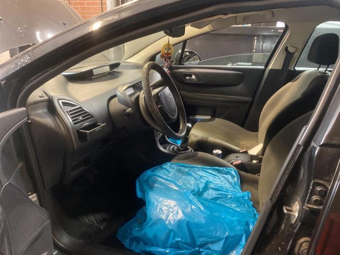 Citroen C4 Berline 1.4 16V Sloopvoertuig (2006, Zwart)