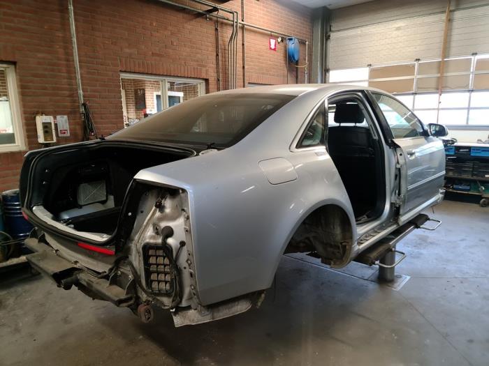 Audi A8 4.2 V8 40V Quattro Sloopvoertuig (2003, Grijs)