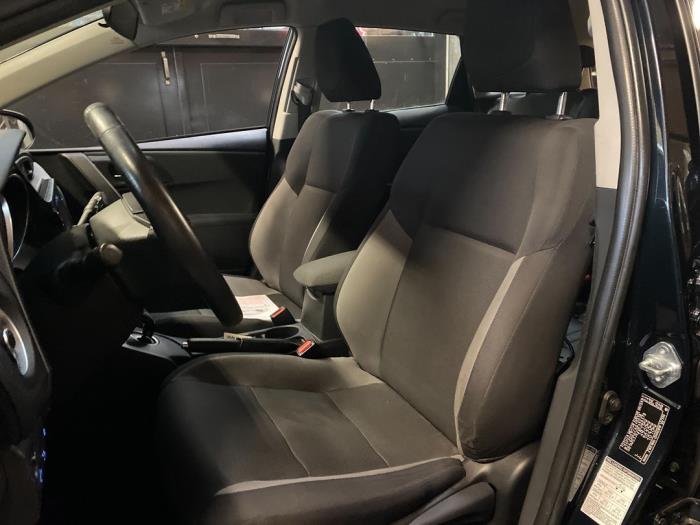 Toyota Auris 1.8 16V Hybrid Sloopvoertuig (2017, Metallic, Blauw)