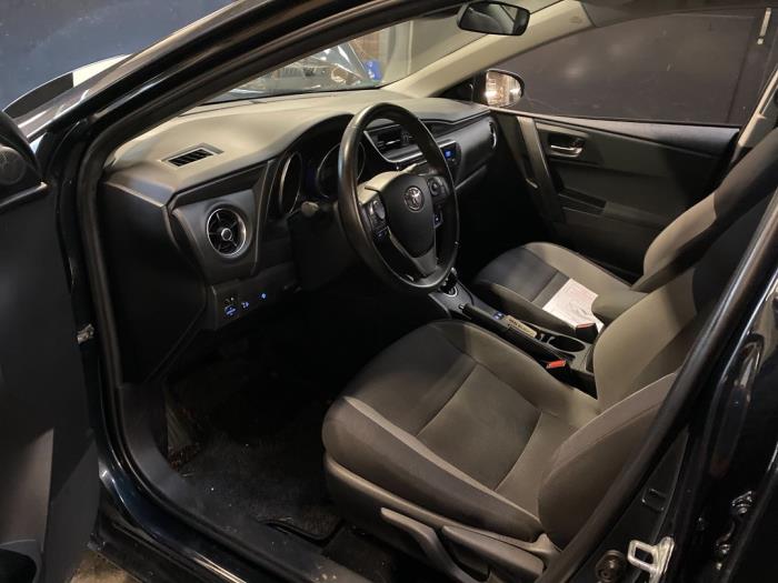 Toyota Auris 1.8 16V Hybrid Sloopvoertuig (2017, Metallic, Blauw)