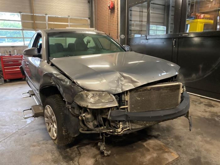 Volkswagen Passat 1.9 TDI 130 Sloopvoertuig (2004, Grijs)