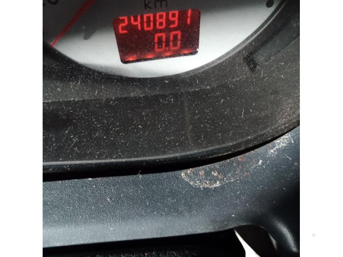 Renault Clio II 1.2 Sloopvoertuig (2000, Grijs)