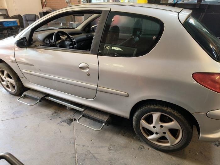 Peugeot 206 1.4 16V Sloopvoertuig (2003, Grijs)
