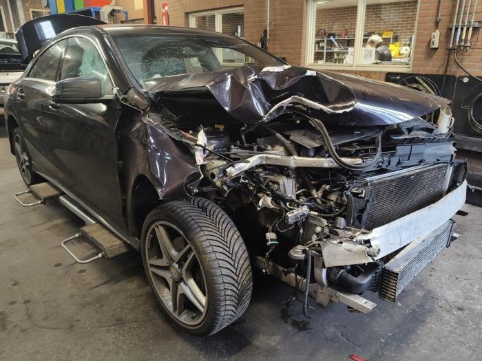 Mercedes CLA 1.6 CLA-200 16V Sloopvoertuig (2014, Paars, Aluminium)