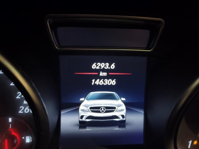 Mercedes CLA 1.6 CLA-200 16V Sloopvoertuig (2014, Paars, Aluminium)