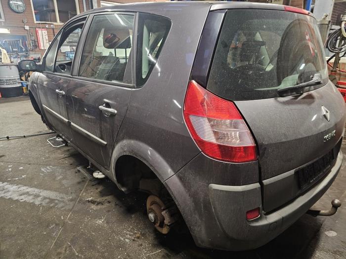Renault Scénic II 2.0 16V Sloopvoertuig (2003, Grijs)