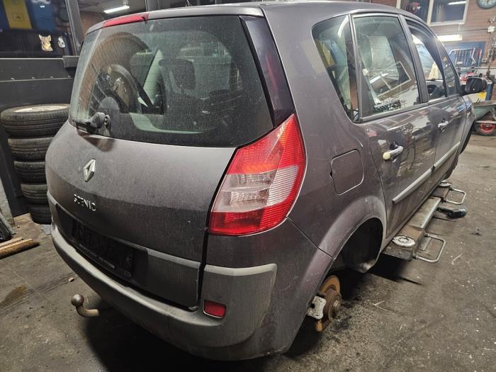 Renault Scénic II 2.0 16V Sloopvoertuig (2003, Grijs)
