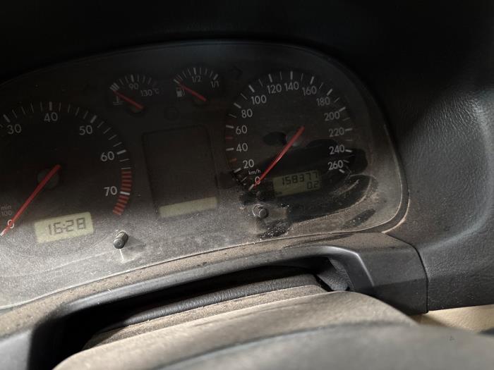 Volkswagen Golf IV 1.6 Sloopvoertuig (2000, Groen)