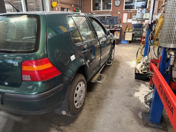 Volkswagen Golf IV 1.6 Sloopvoertuig (2000, Groen)