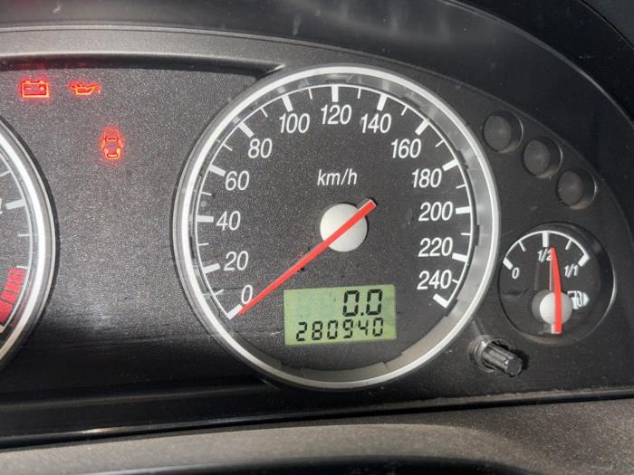 Ford Mondeo III 2.0 TDCi/TDDi 115 16V Sloopvoertuig (2002, Grijs)