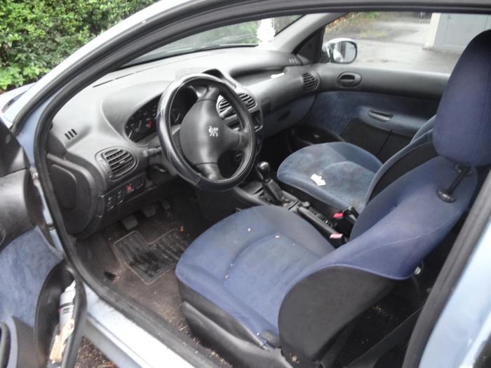 Peugeot 206 1.6 XS,XT Sloopvoertuig (2000, Grijs)