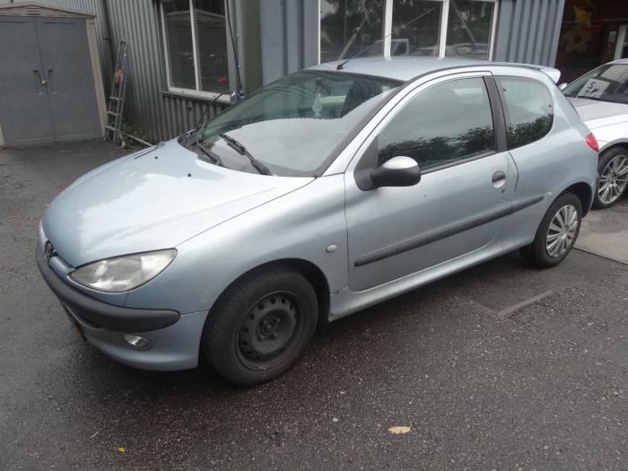 Peugeot 206 1.6 XS,XT Sloopvoertuig (2000, Grijs)