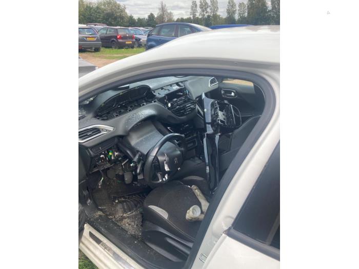 Peugeot 208 I 1.2 Vti 12V PureTech 82 Sloopvoertuig (2014, Wit)