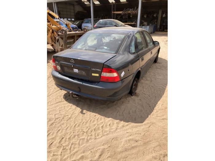 Opel Vectra B 1.6 Sloopvoertuig (1997, Zwart)