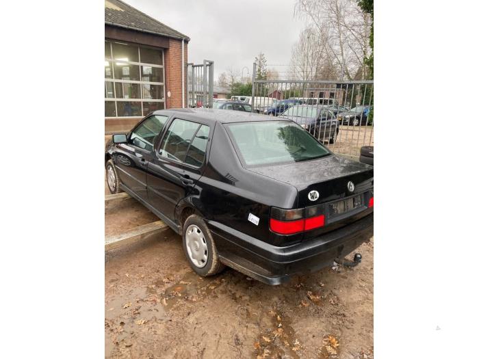 Volkswagen Vento 1.6 i Sloopvoertuig (1998, Zwart)