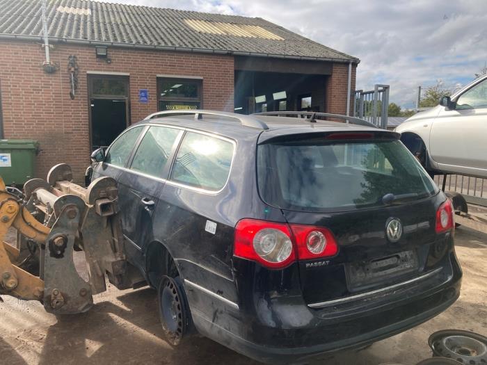 Volkswagen Passat Variant 1.6 FSI 16V Sloopvoertuig (2006, Zwart)