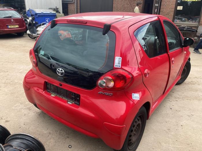 Toyota Aygo 1.0 12V VVT-i Sloopvoertuig (2008, Rood)