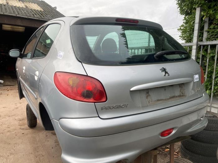 Peugeot 206 1.4 XR,XS,XT,Gentry Sloopvoertuig (2005, Grijs)