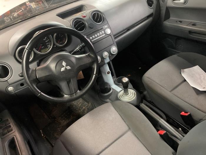 Mitsubishi Colt 1.5 16V Sloopvoertuig (2004, Grijs)