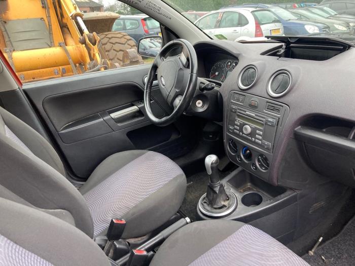 Ford Fusion 1.4 16V Sloopvoertuig (2006, Rood)