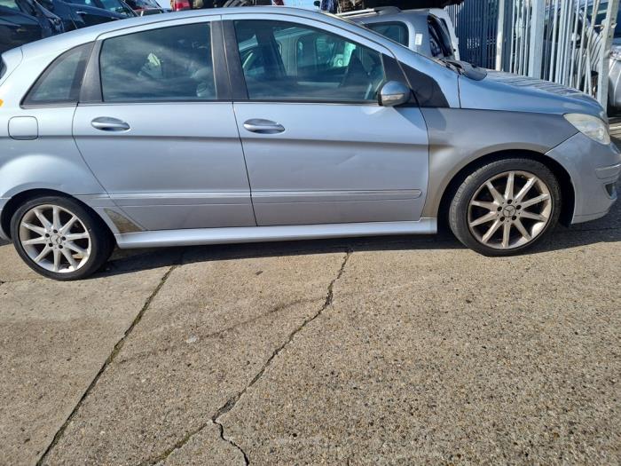 Mercedes B-Klasse Sloopvoertuig (2006, Licht, Blauw)