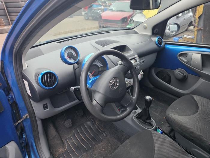 Toyota Aygo 1.0 12V VVT-i Sloopvoertuig (2009, Blauw)