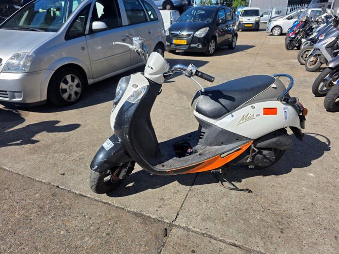 Sym Mio Scooter (Sloopvoertuig, 2011)