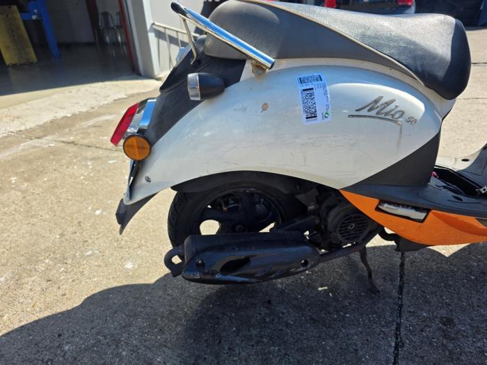 Sym Mio Scooter (Sloopvoertuig, 2011)