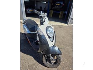 Sym Mio Scooter (Sloopvoertuig, 2011)