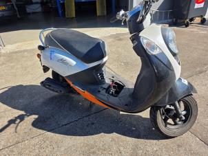 Sym Mio Scooter (Sloopvoertuig, 2011)