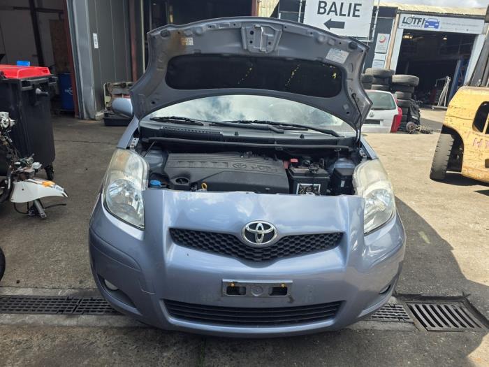Toyota Yaris II 1.33 16V Dual VVT-I  (Sloop)