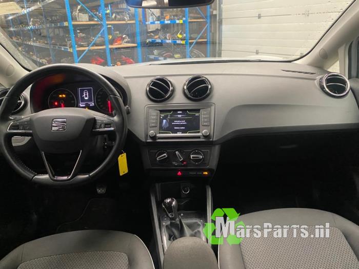 Seat Ibiza ST 1.0 EcoTSI 12V Schadevoertuig (2015, Grijs)