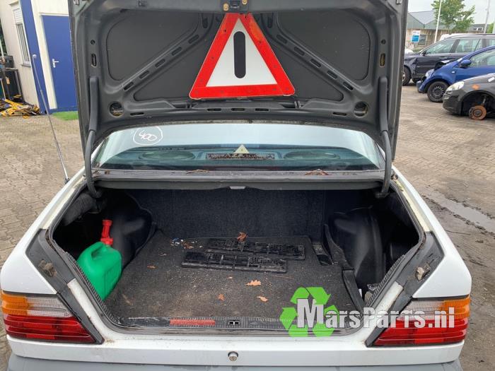 Mercedes E 2.3 230 E Sloopvoertuig (1986, Wit)