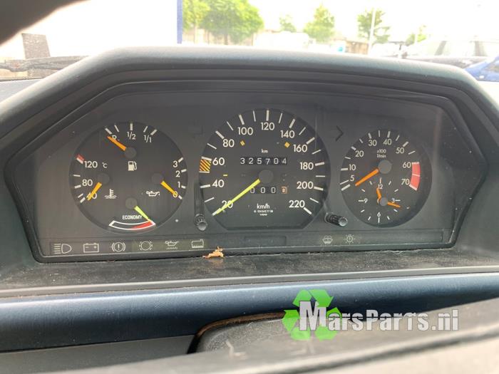 Mercedes E 2.3 230 E Sloopvoertuig (1986, Wit)