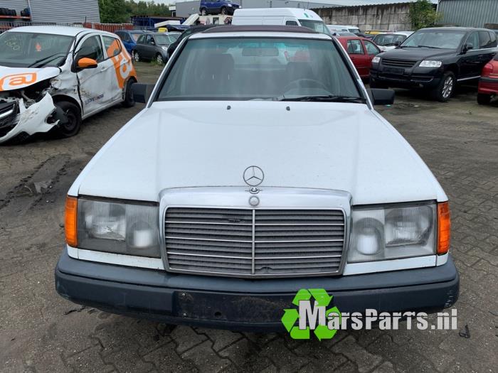 Mercedes E 2.3 230 E Sloopvoertuig (1986, Wit)