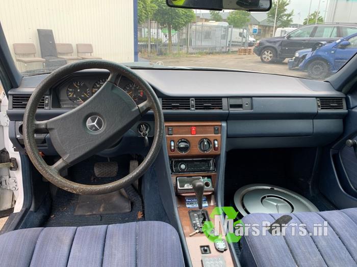 Mercedes E 2.3 230 E Sloopvoertuig (1986, Wit)