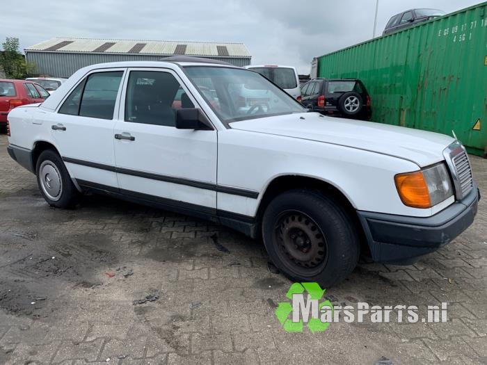 Mercedes E 2.3 230 E Sloopvoertuig (1986, Wit)