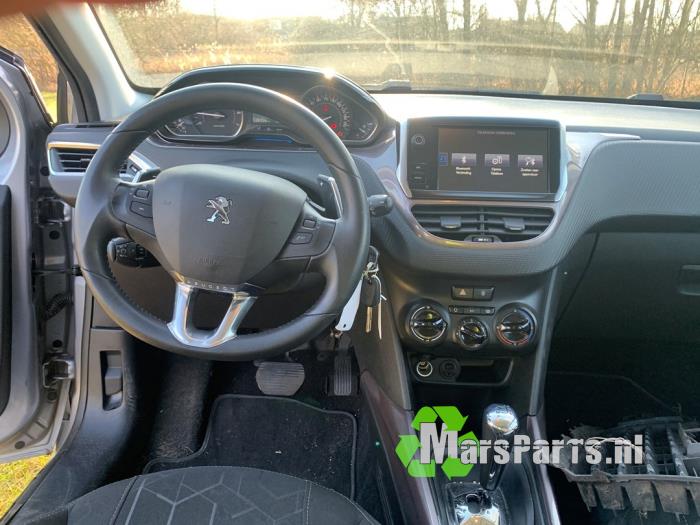 Peugeot 2008 1.2 Vti 12V PureTech 82 Sloopvoertuig (2014, Grijs)